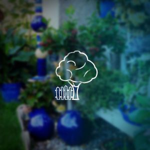 Garten in Bleicherode mit Keramiken von Regina Jeznita