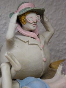 Figur im Entstehungsprozess (2020) von Regina Jeznita