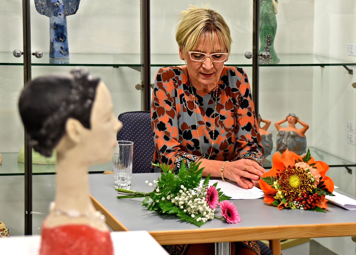 Eröffnungsrede von Regina Jeznita bei ihrer Ausstellung "Verschiedenes in Malerei und Keramik" im Rathaus "Wasserturm", Leinefelde